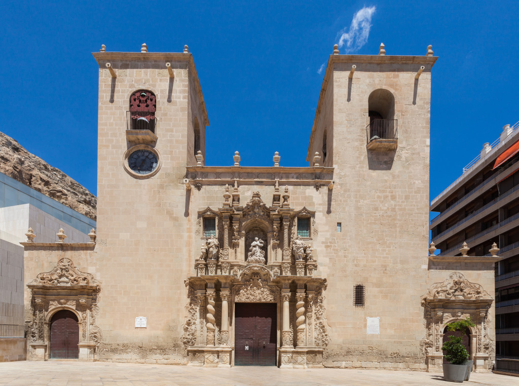 Basílica_de_Santa_María,_Alicante,_España,_2014-07-04,_DD_41
